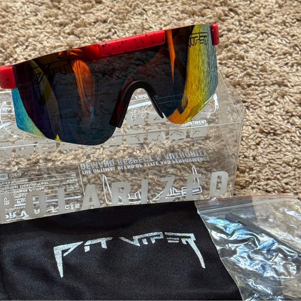 NWT Pit Viper Polarized Sunglasses Red Frame Rainbow Lens – New with Case